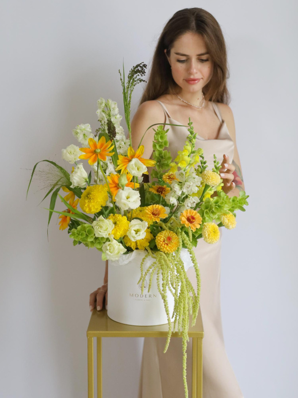 ТОРЖЕСТВЕННАЯ ЛЕТНЯЯ КОМПОЗИЦИЯ ИЗ ФЕРМЕРСКИХ ЦВЕТОВ ТОРЖЕСТВЕННАЯ ЛЕТНЯЯ КОМПОЗИЦИЯ ИЗ ФЕРМЕРСКИХ ЦВЕТОВ